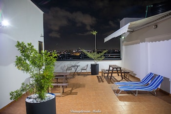 washington court deluxe one bedroom apartment