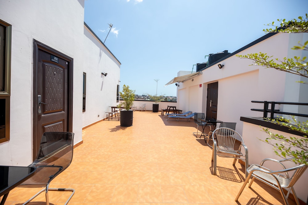 washington court deluxe one bedroom apartment