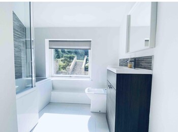 exclusive 4 bed house 10 minutes from newcastle