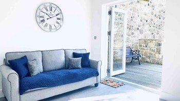 exclusive 4 bed house 10 minutes from newcastle