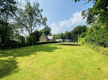 exclusive 4 bed house 10 minutes from newcastle