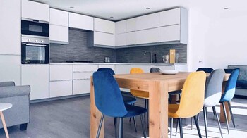 exclusive 4 bed house 10 minutes from newcastle