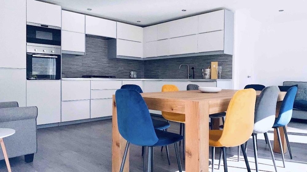 exclusive 4 bed house 10 minutes from newcastle