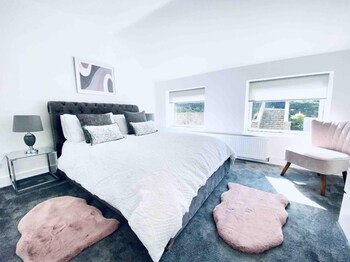 exclusive 4 bed house 10 minutes from newcastle