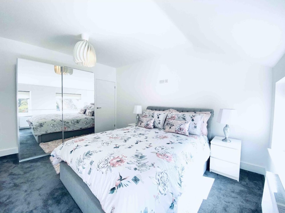 exclusive 4 bed house 10 minutes from newcastle