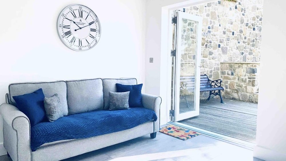 exclusive 4 bed house 10 minutes from newcastle