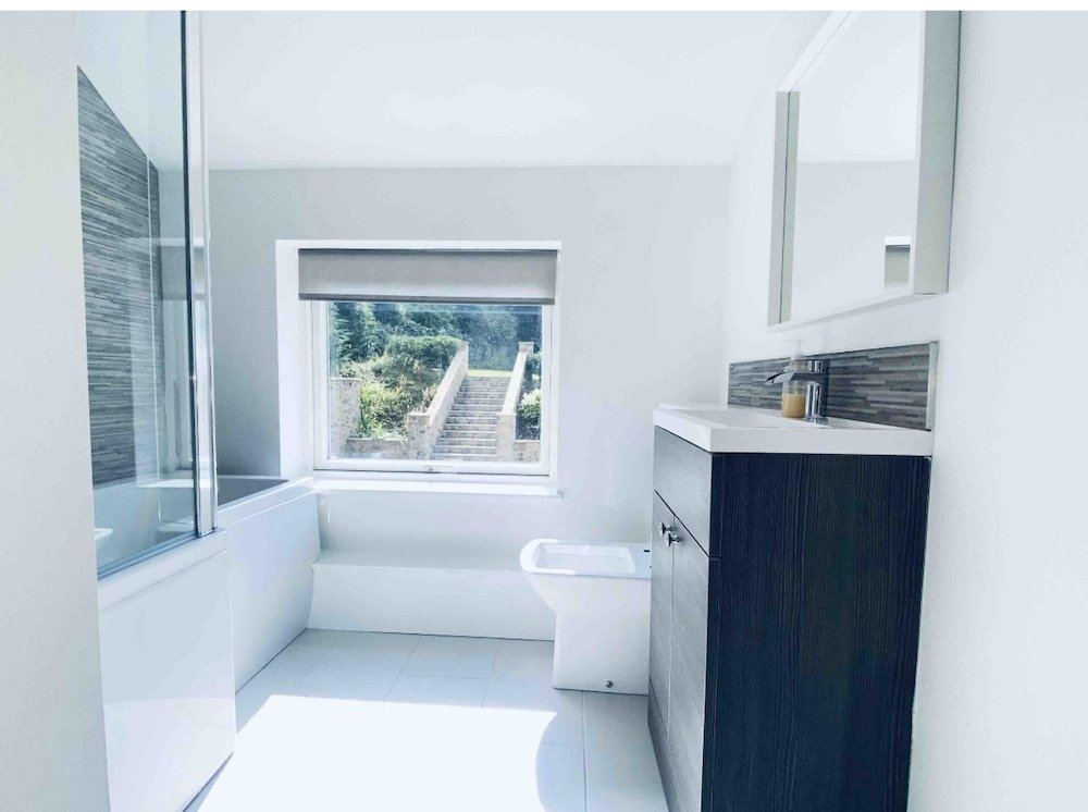 Exclusive 4-Bed House 10 Minutes From Newcastle,Newcastle-Upon-Tyne>>Gateshead,3.5 star