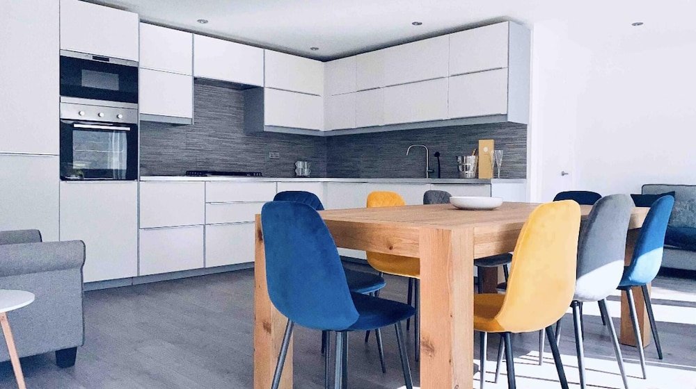 exclusive 4 bed house 10 minutes from newcastle