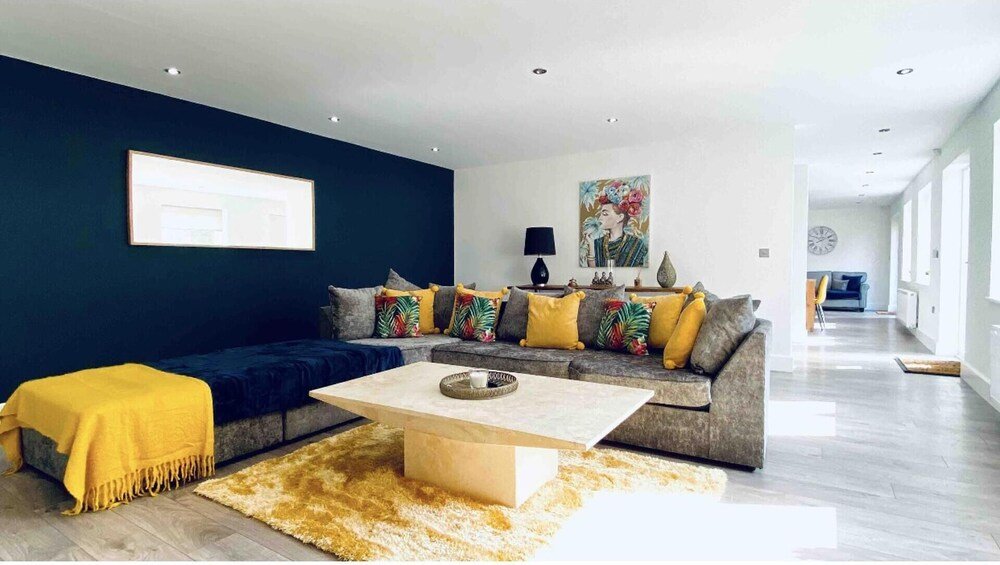 exclusive 4 bed house 10 minutes from newcastle