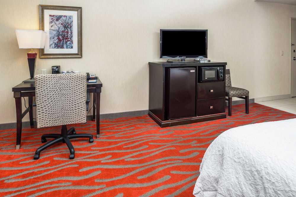 hampton inn and suites tulsa catoosa