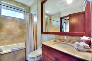 luxury beach front villa kolea