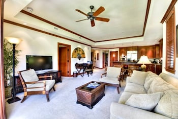 luxury beach front villa kolea