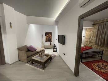 utopia luxury suites