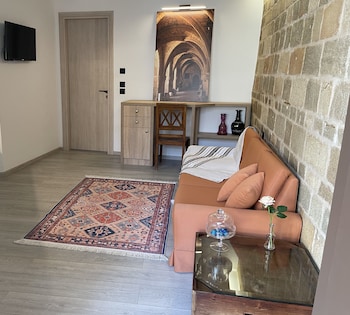 utopia luxury suites
