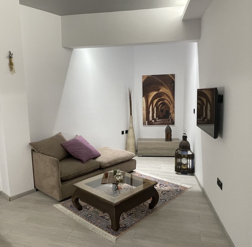 utopia luxury suites