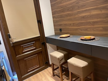 utopia luxury suites