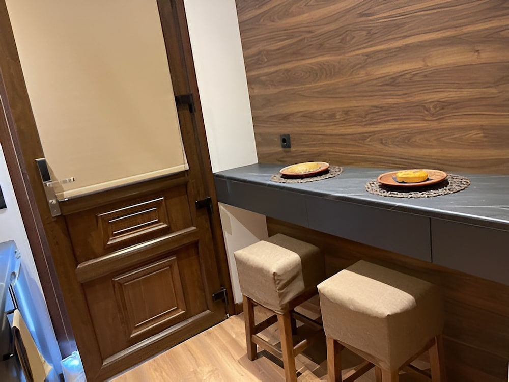 utopia luxury suites