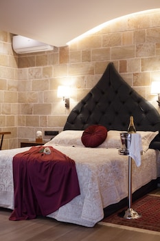 utopia luxury suites