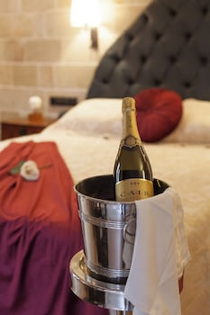 utopia luxury suites
