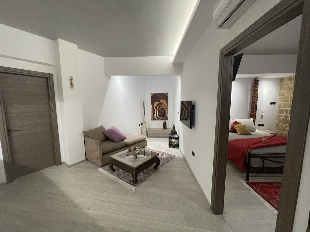 utopia luxury suites