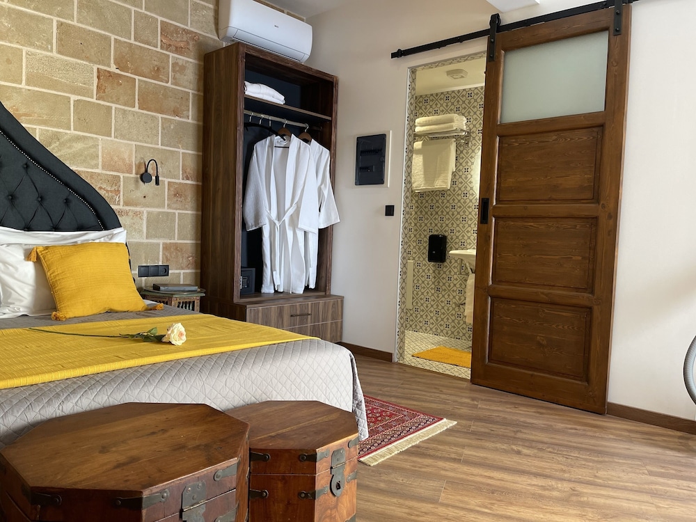 utopia luxury suites
