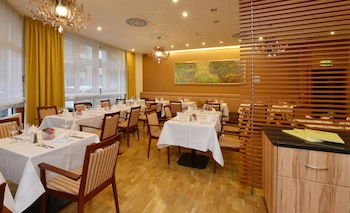 best western plus delta park hotel