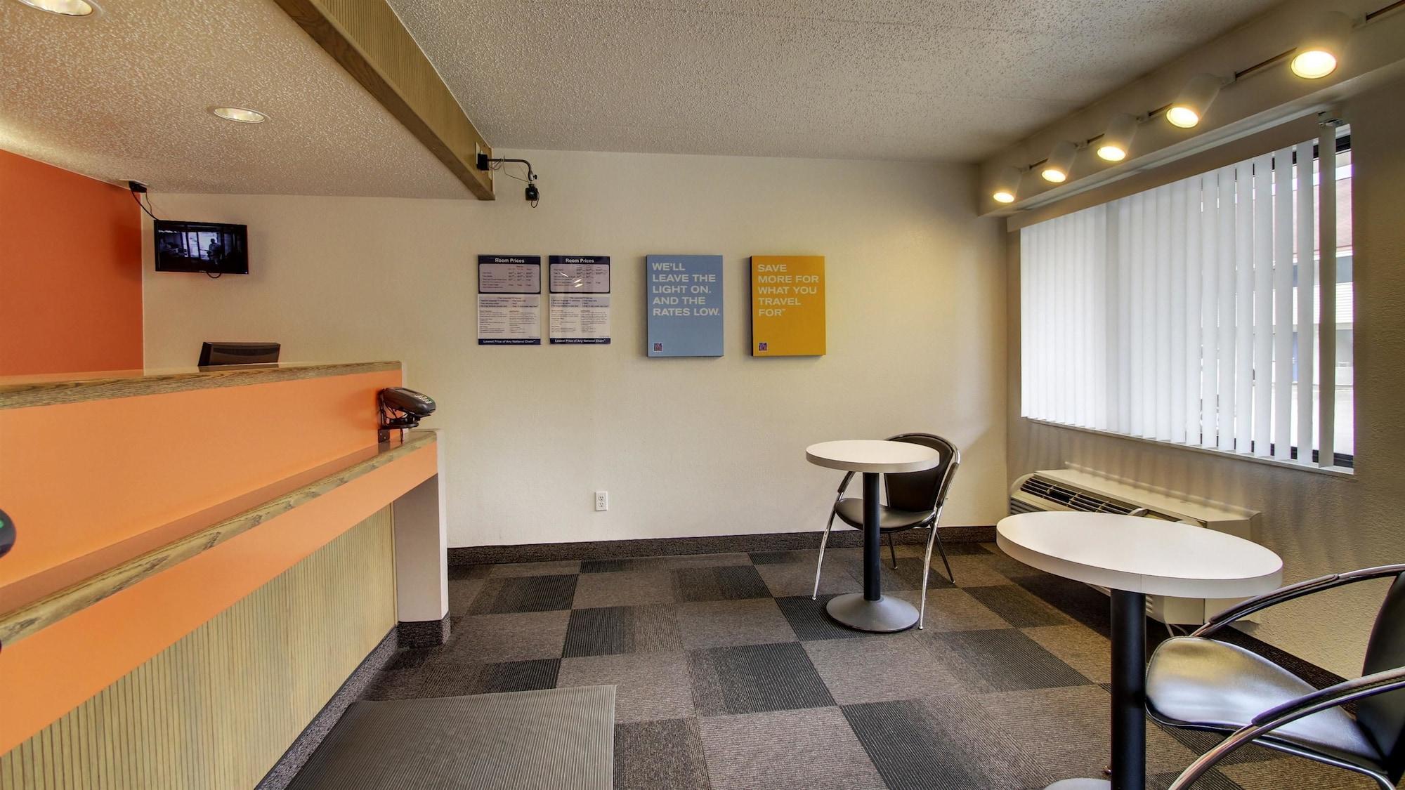 motel 6 cedar rapids ia