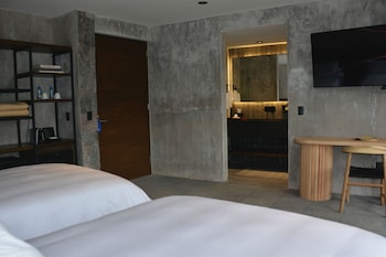 fishers house hotel