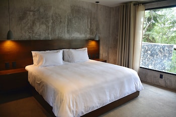 fishers house hotel