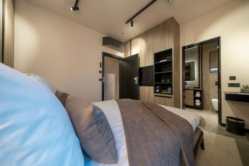 velvet rooms and more
