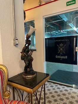 antiquus aparthotel