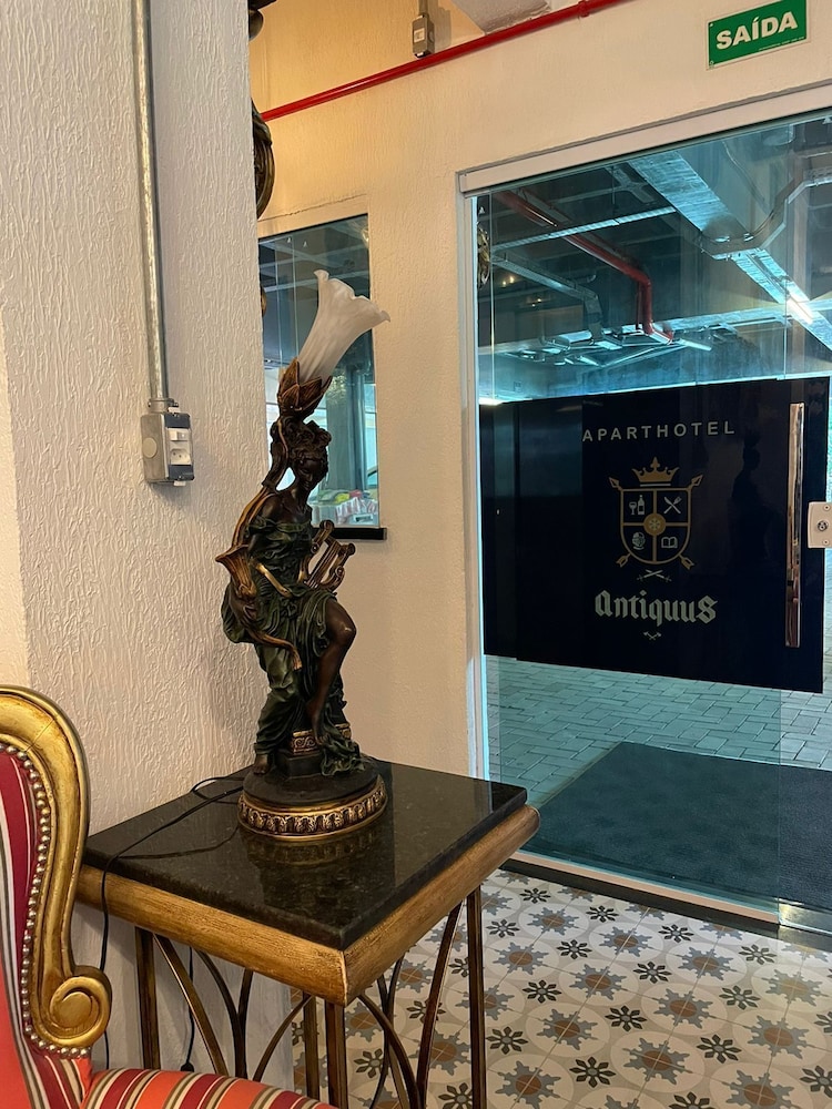 antiquus aparthotel