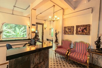 antiquus aparthotel