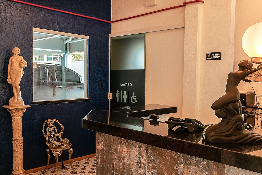 antiquus aparthotel