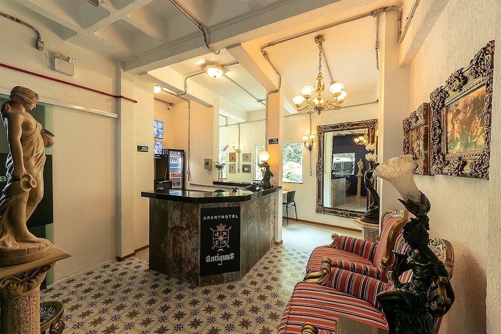 antiquus aparthotel