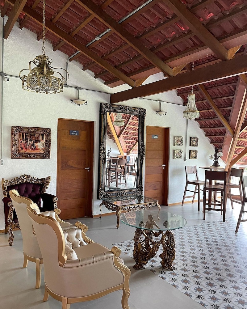antiquus aparthotel