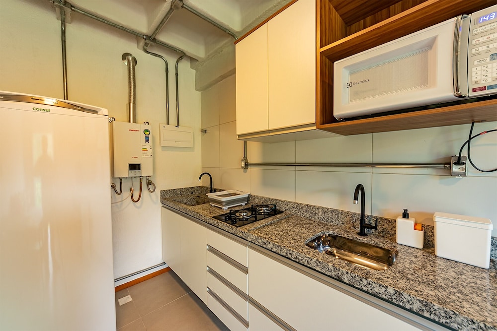 antiquus aparthotel