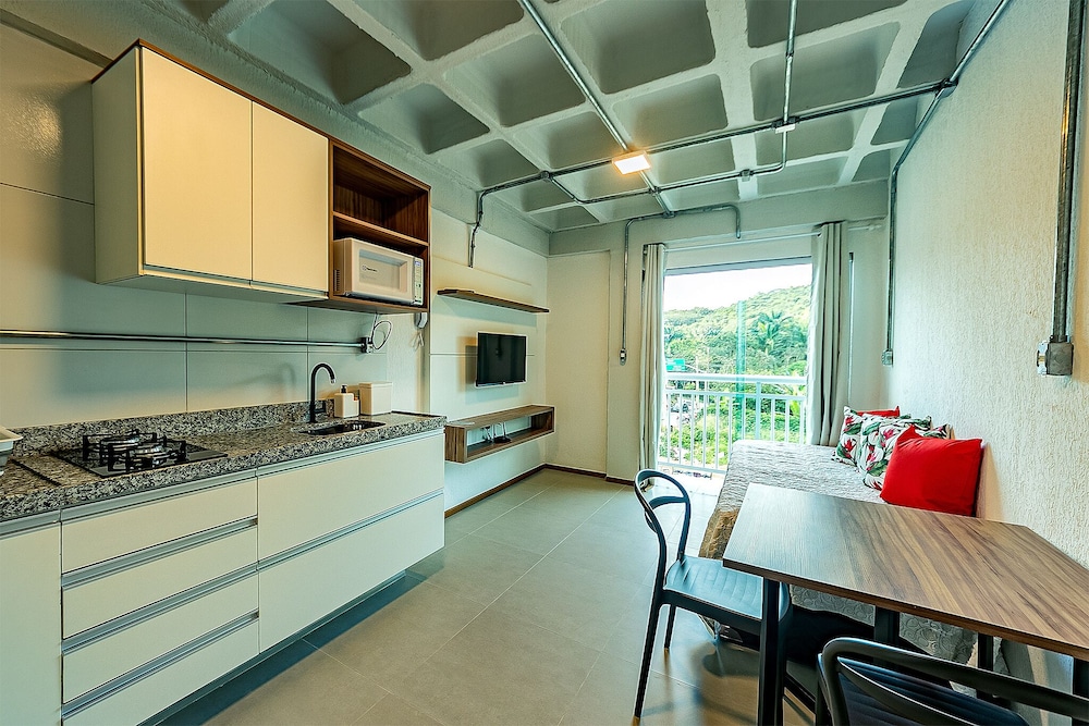 antiquus aparthotel