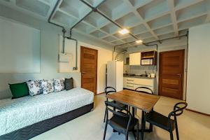 antiquus aparthotel