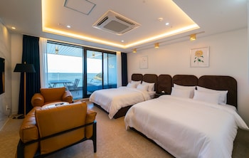 blue mango pool villa and resort