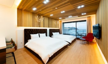 blue mango pool villa and resort