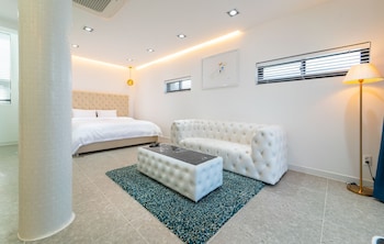 blue mango pool villa and resort