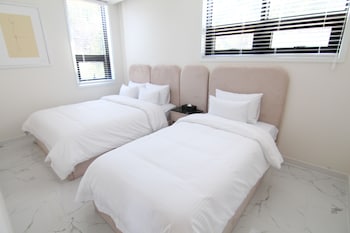 blue mango pool villa and resort