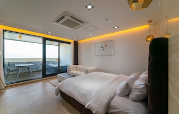 blue mango pool villa and resort