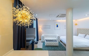 blue mango pool villa and resort