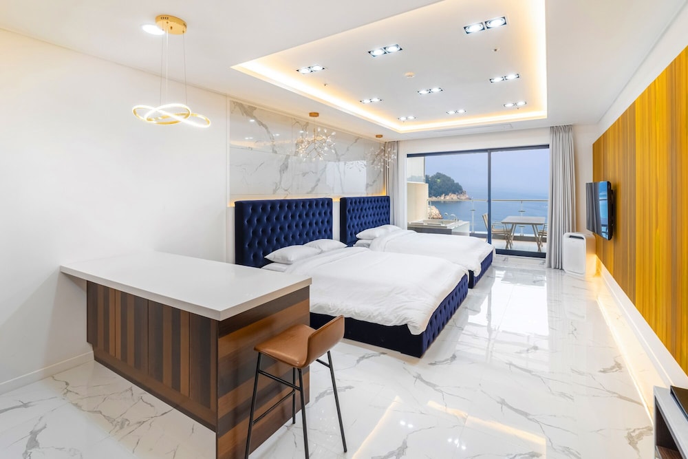 blue mango pool villa and resort