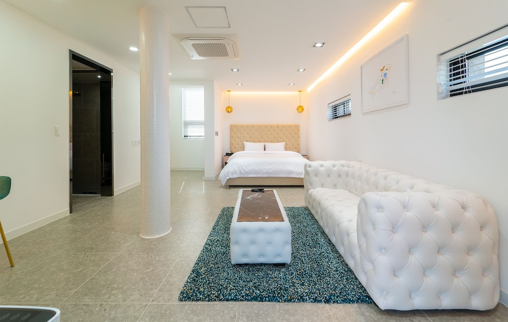 blue mango pool villa and resort