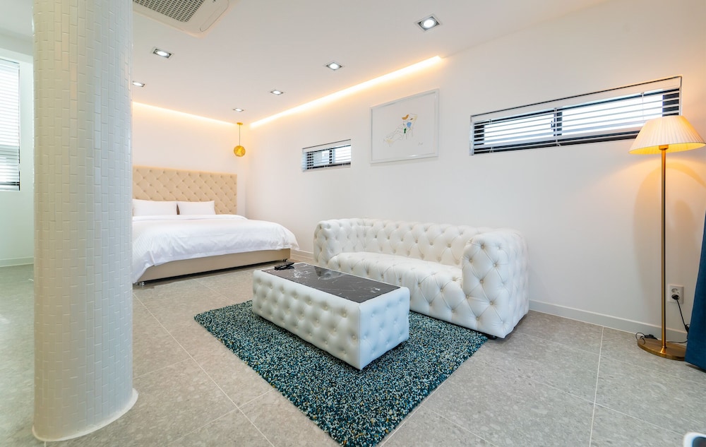 blue mango pool villa and resort