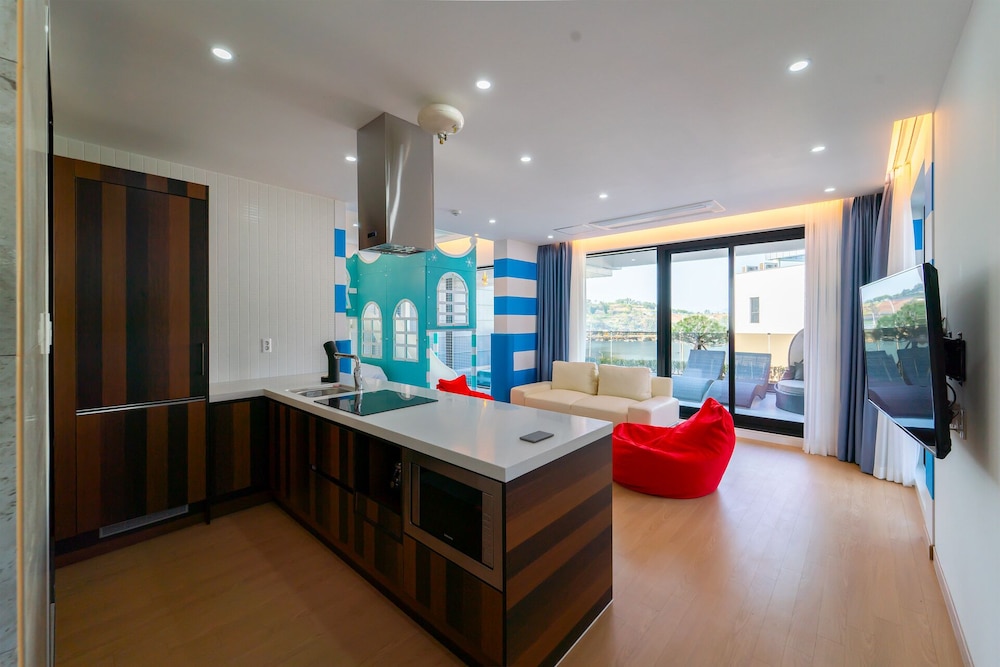 blue mango pool villa and resort