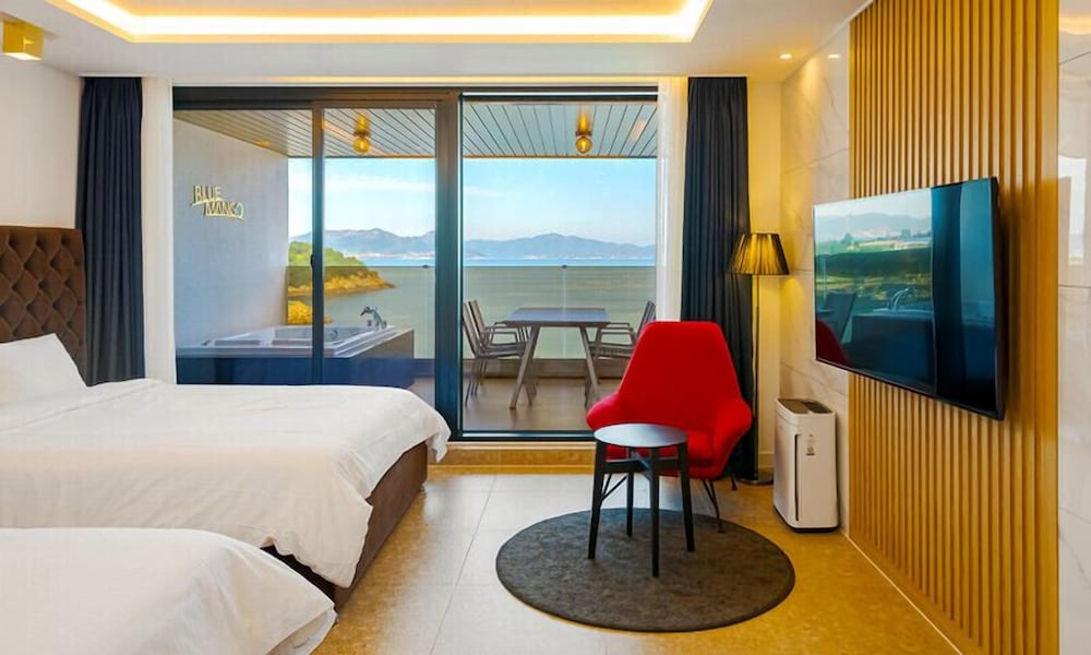 blue mango pool villa and resort